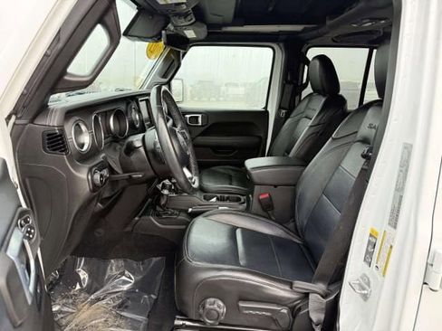 Used 2021 Jeep Wrangler Unlimited Sahara AWD/4WD image 13