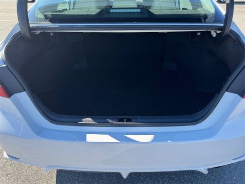 Used 2024 Toyota Camry SE image 18