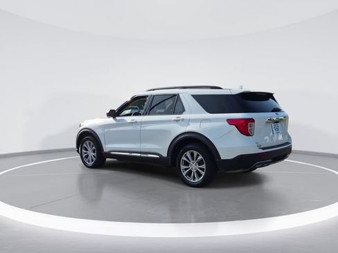 Used 2023 Ford Explorer XLT w/ Equipment Group 202A AWD/4WD image 6