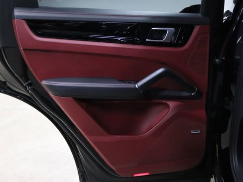 Used 2019 Porsche Cayenne image 13