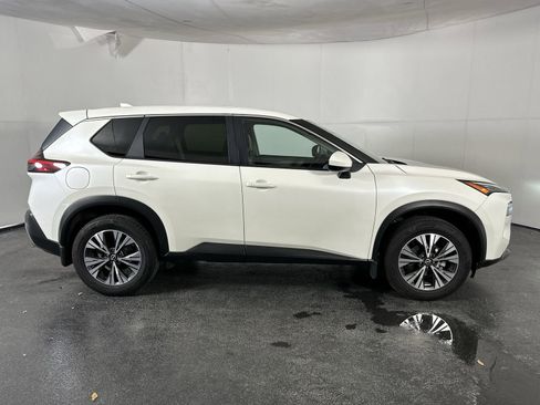 Certified 2023 Nissan Rogue SV image 13