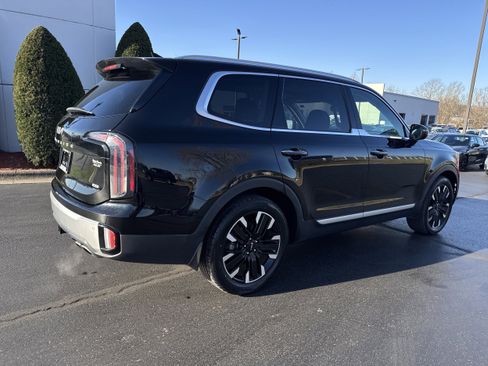 Used 2024 Kia Telluride SX Prestige w/ Towing Package image 4