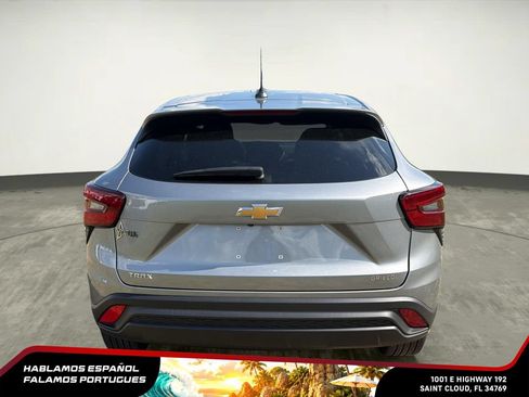 Used 2024 Chevrolet Trax LS w/ LS Convenience Package FWD image 5