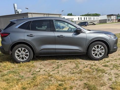 Used 2023 Ford Escape Active w/ Cold Weather Package FWD image 2