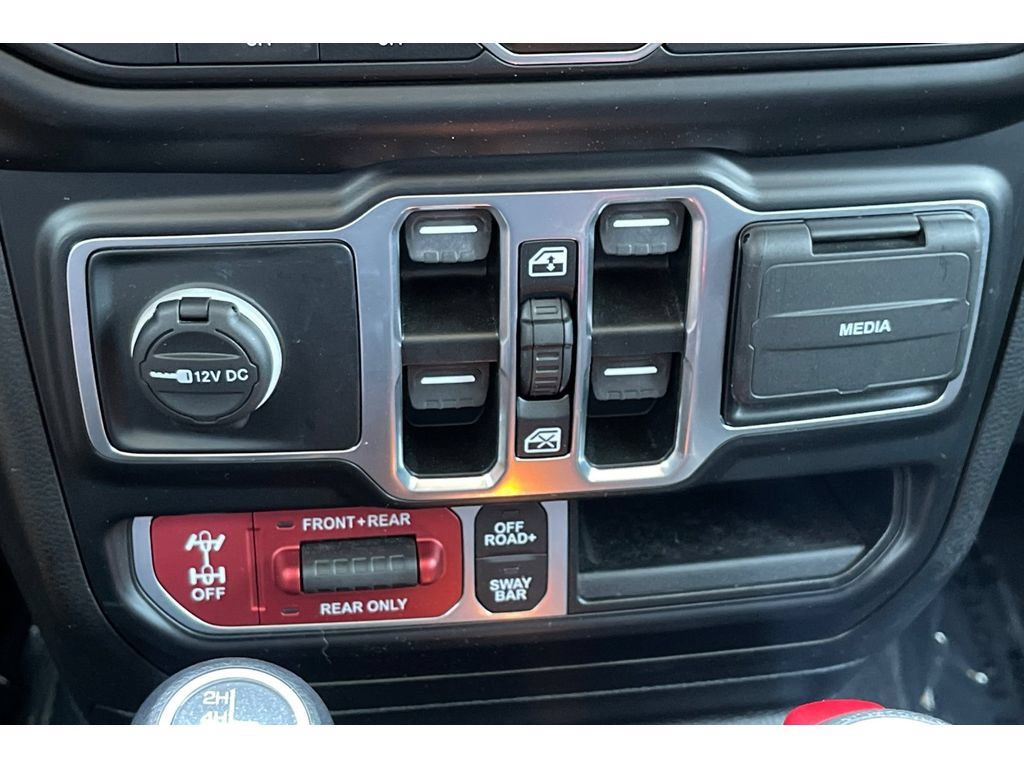 Used 2022 Jeep Wrangler Unlimited Rubicon AWD/4WD image 31