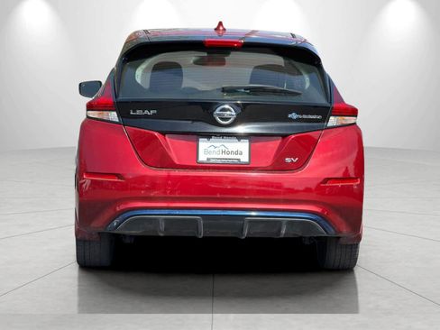 Used 2018 Nissan Leaf SV w/ SV Technology Package FWD image 7
