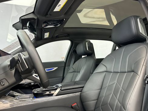 Certified 2024 BMW 750e xDrive w/ Premium Package 2 AWD/4WD image 15