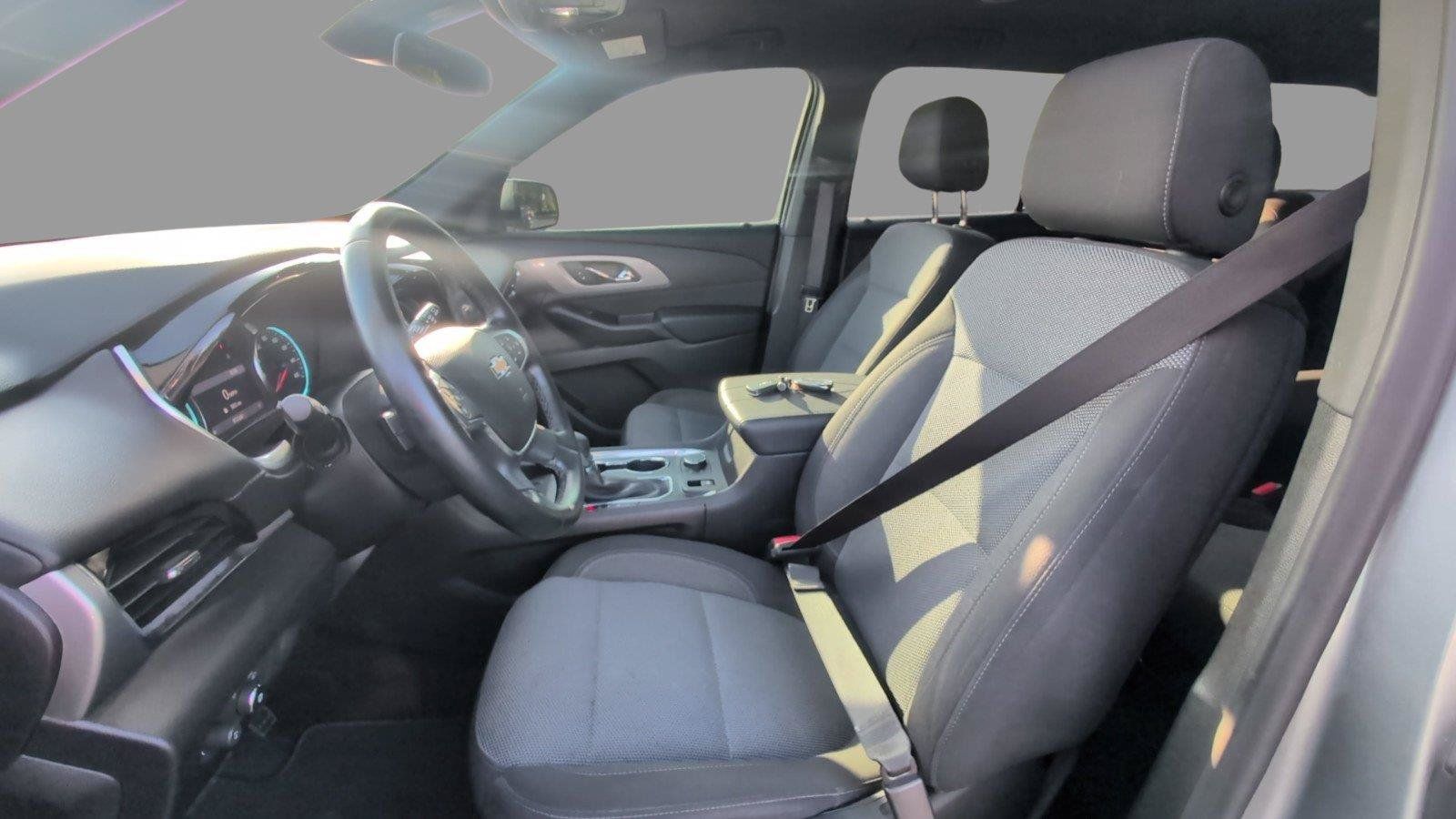 Used 2023 Chevrolet Traverse LT FWD image 17