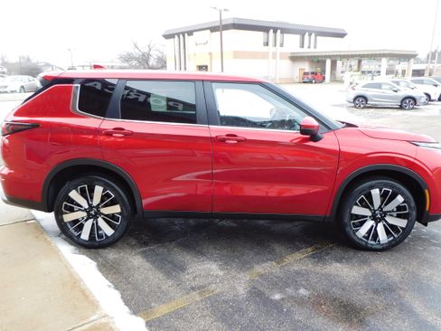 New 2026 Mitsubishi Outlander SE image 6