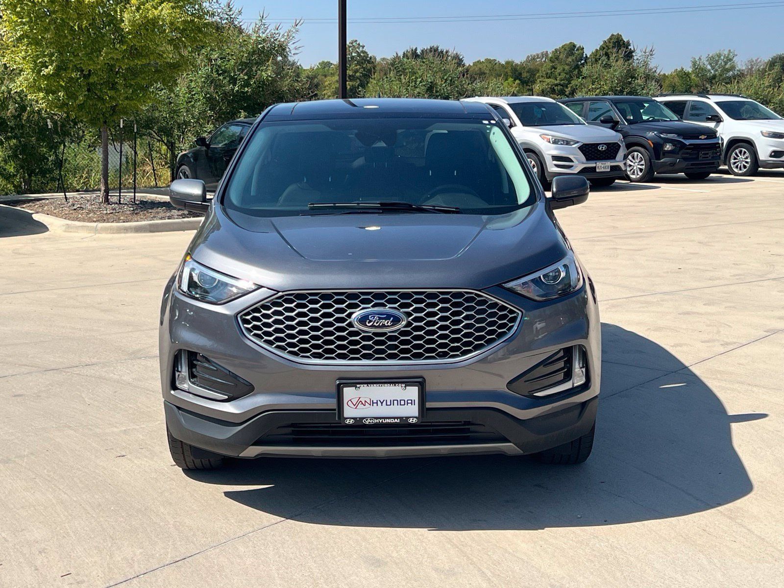 Used 2024 Ford Edge SEL w/ Convenience Package AWD/4WD image 2