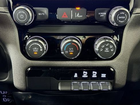 New 2026 RAM 1500 Express AWD/4WD image 15
