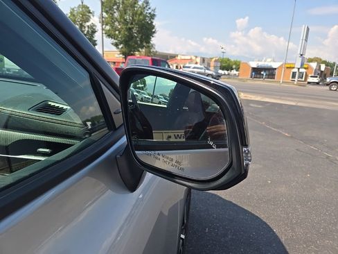 Used 2022 Toyota Highlander XSE image 31