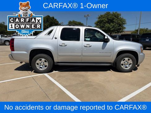 Used 2013 Chevrolet Avalanche LS RWD image 2
