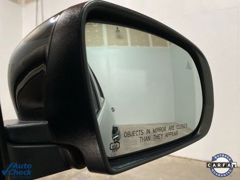 Used 2017 Jeep Cherokee Overland w/ Technology Group image 84