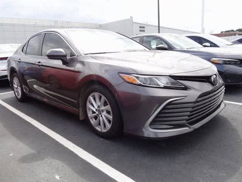 Used 2023 Toyota Camry LE image 4