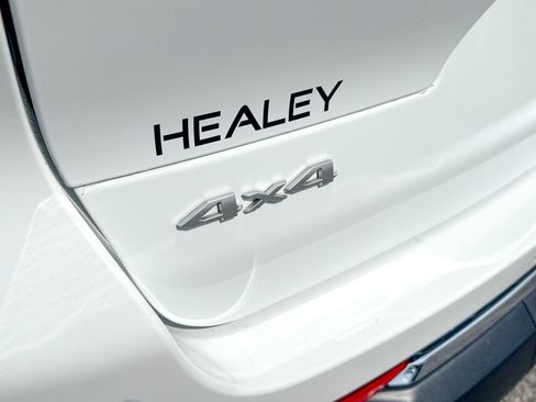 Used 2025 Jeep Grand Cherokee L Limited image 13