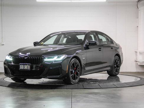 Certified 2023 BMW 530e w/ M Sport Package image 3