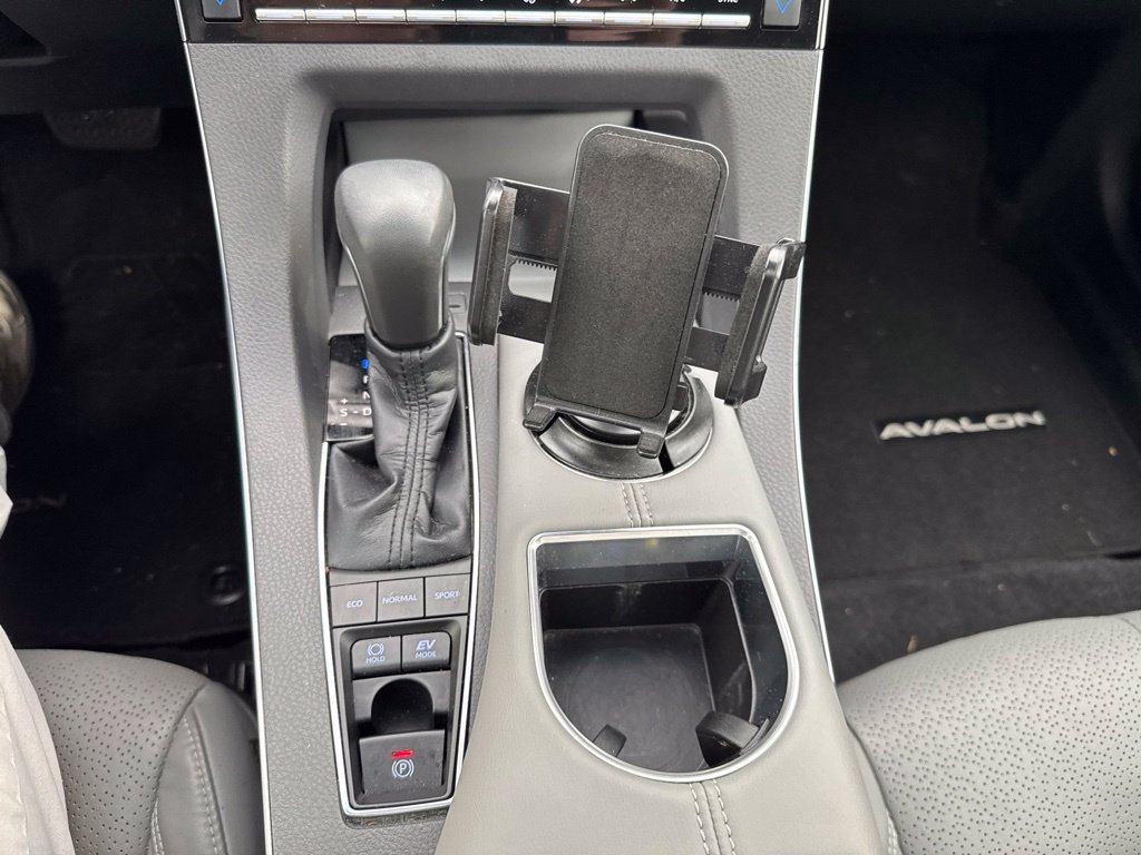 Used 2019 Toyota Avalon Limited w/ Carpet Mat Package FWD image 21