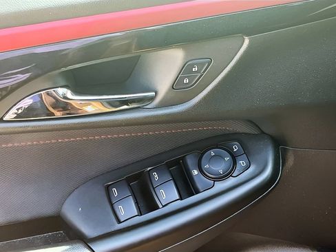 Used 2024 Chevrolet TrailBlazer RS w/ Convenience Package FWD image 17