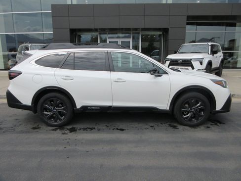 Used 2020 Subaru Outback Onyx Edition XT w/ Popular Package #2 AWD/4WD image 12