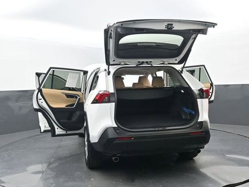 Used 2025 Toyota RAV4 LE image 34