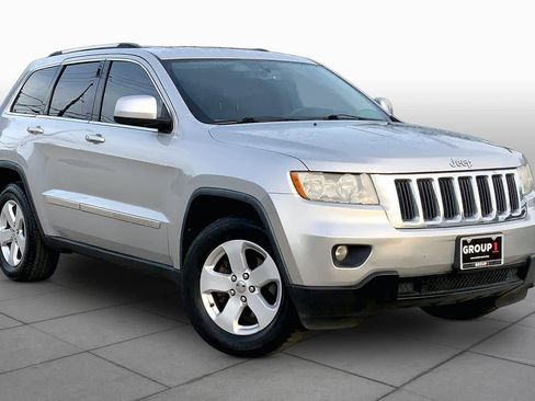 Used 2012 Jeep Grand Cherokee Laredo AWD/4WD image 3