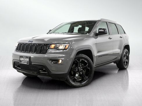 Used 2019 Jeep Grand Cherokee Laredo AWD/4WD image 2