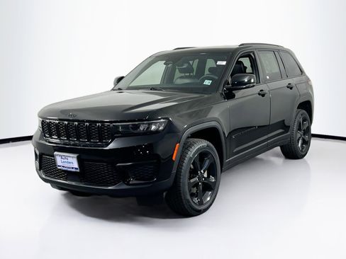 Used 2023 Jeep Grand Cherokee Altitude AWD/4WD image 1