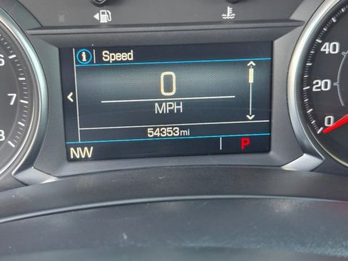 Used 2024 GMC Terrain SLE image 11