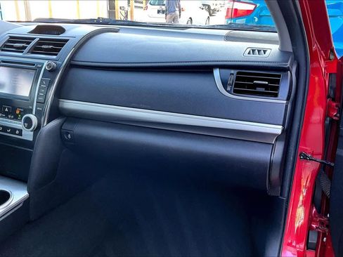 Used 2012 Toyota Camry SE image 18