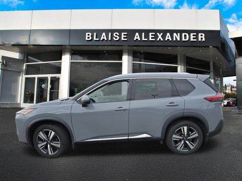 Used 2023 Nissan Rogue SL w/ SL Premium Package image 7