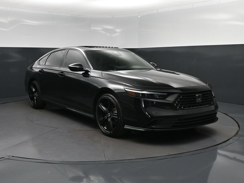 Used 2025 Honda Accord Sport image 9