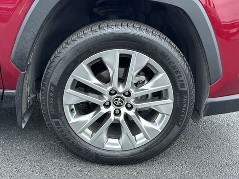Used 2024 Toyota RAV4 XLE Premium FWD image 10