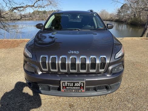 Used 2016 Jeep Cherokee Latitude w/ Cold Weather Group image 14