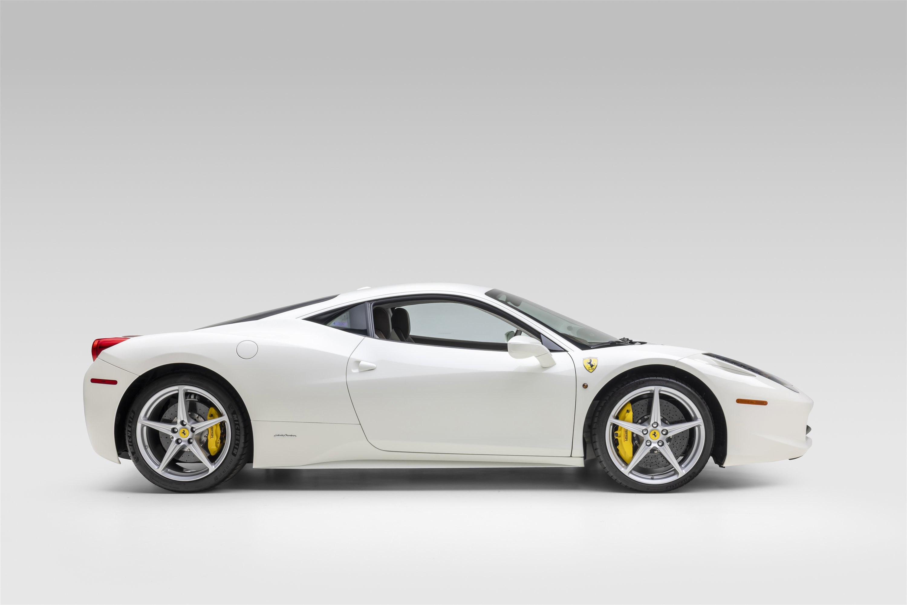 Certified 2014 Ferrari 458 Italia Coupe RWD image 11