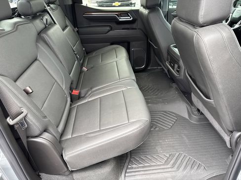 Used 2026 Chevrolet Silverado 1500 LT Trail Boss w/ LT Trail Boss Premium Package AWD/4WD image 17