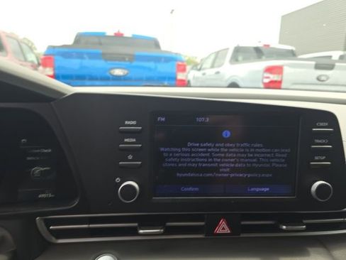 Used 2023 Hyundai Elantra SEL image 9