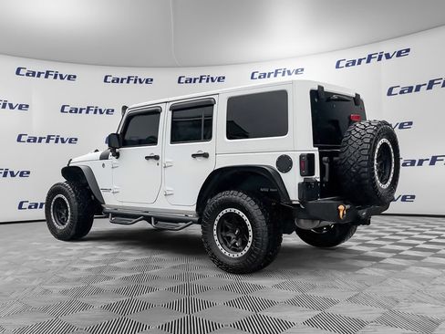 Used 2017 Jeep Wrangler Unlimited Sahara image 3