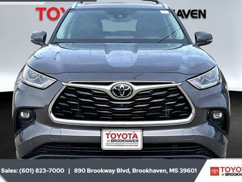 Used 2022 Toyota Highlander Platinum image 3