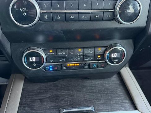 Used 2019 Ford Expedition Limited w/ Equipment Group 302A RWD image 17
