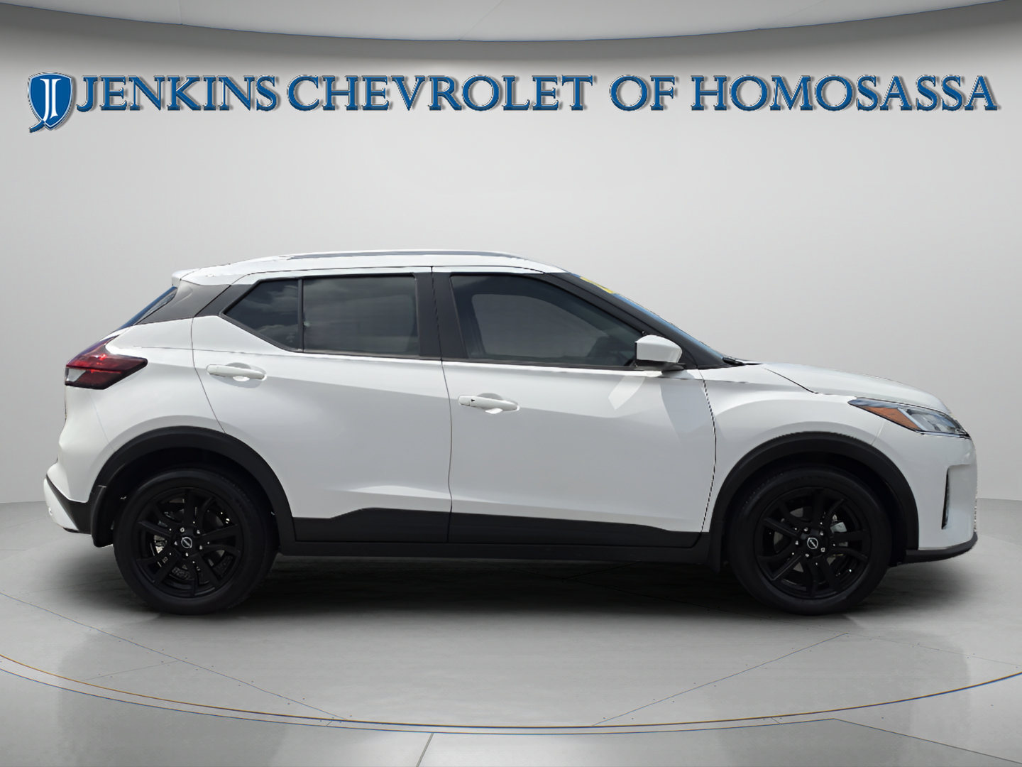 Used 2023 Nissan Kicks SV FWD image 3