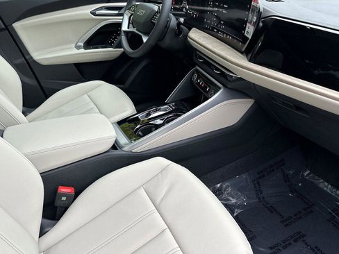 New 2025 Audi Q5 Premium image 15