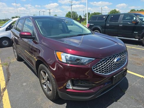 Used 2024 Ford Edge SEL w/ Convenience Package AWD/4WD image 2