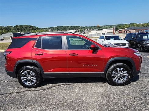 New 2025 Chevrolet Equinox LT w/ Convenience Package II image 9