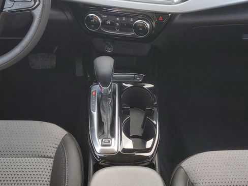 Used 2024 Chevrolet Trax LT image 25