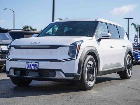 New 2026 Kia EV9 Wind AWD/4WD image 4