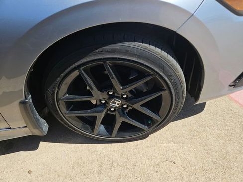 Used 2024 Honda Civic Sport image 4