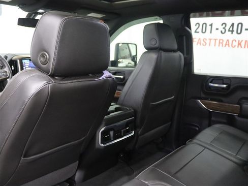 Used 2022 Chevrolet Silverado 2500 High Country w/ LPO, Dark Essentials Package image 10