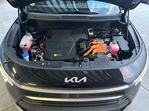 Used 2024 Kia Niro EX image 40