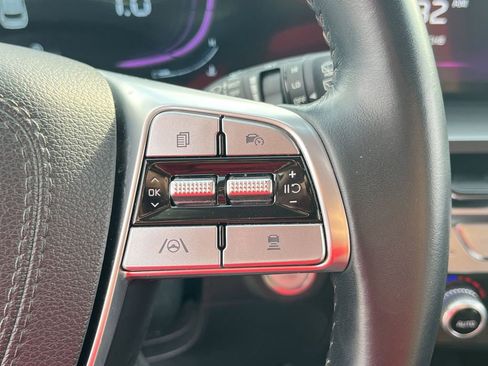 Used 2025 Kia Telluride S FWD image 21